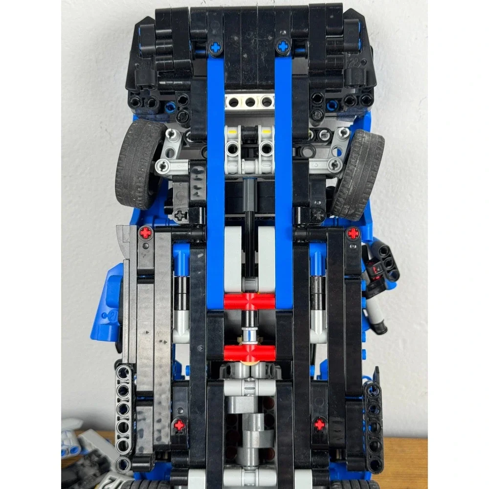 LEGO Technic McLaren Senna GTR 42123 Blue‎ Race Car Model – 98% Complete - Picture 16 of 16